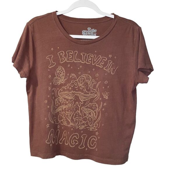 Goodie two Sleeves “I Believe In Magic” Crop Tee - Picture 1 of 8